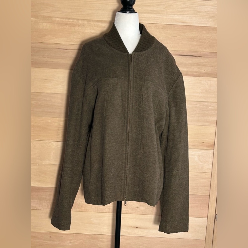 Size L Women's Brown Bomber Jacket olive
Zip closure ribbed collar panel detail